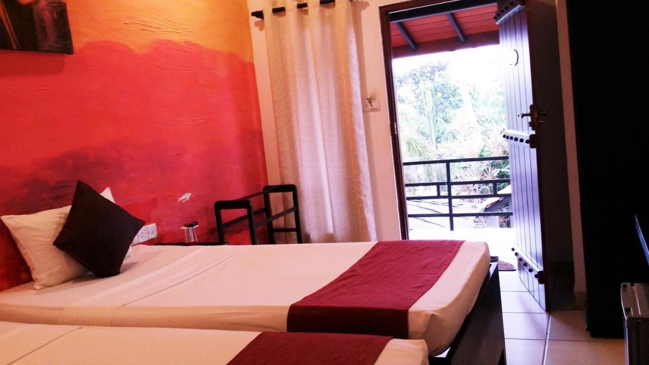 Maple Leaf Hotel Νεγκόμπο Εξωτερικό φωτογραφία
