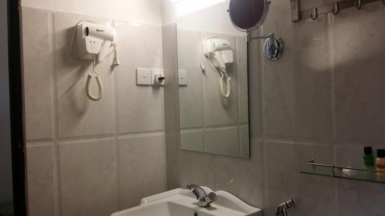 Maple Leaf Hotel Νεγκόμπο Εξωτερικό φωτογραφία