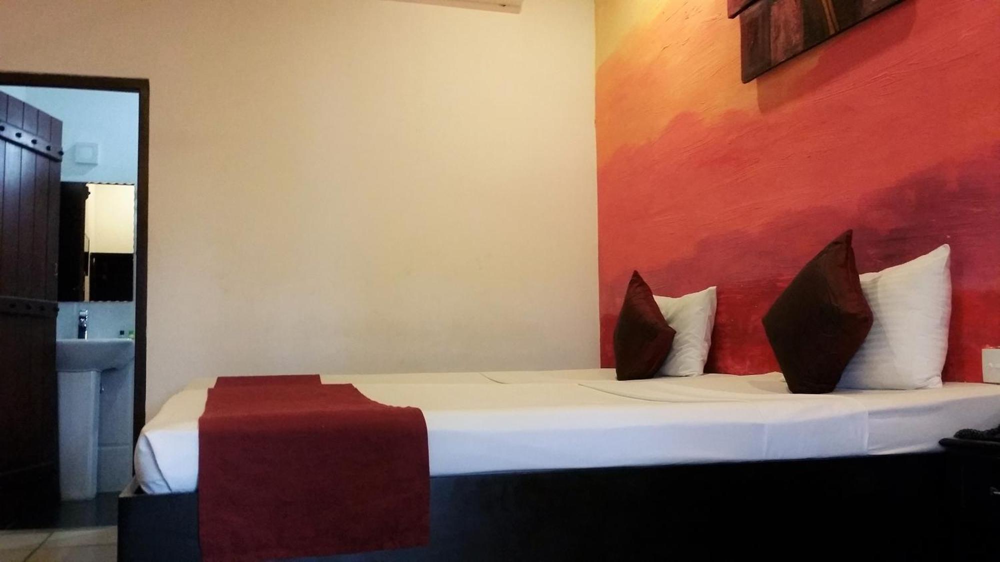 Maple Leaf Hotel Νεγκόμπο Εξωτερικό φωτογραφία